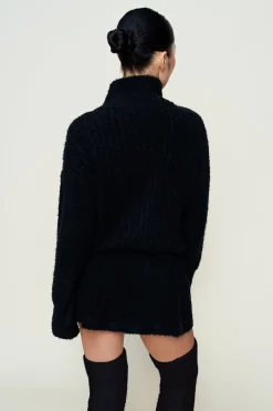 Mila Zip Up